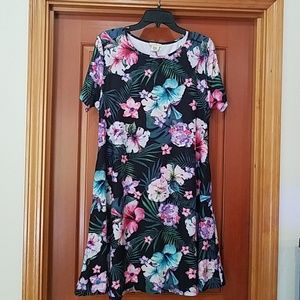 LIKE NEW NBW XL FLORAL ON BLACK DRESS BY YELETE
